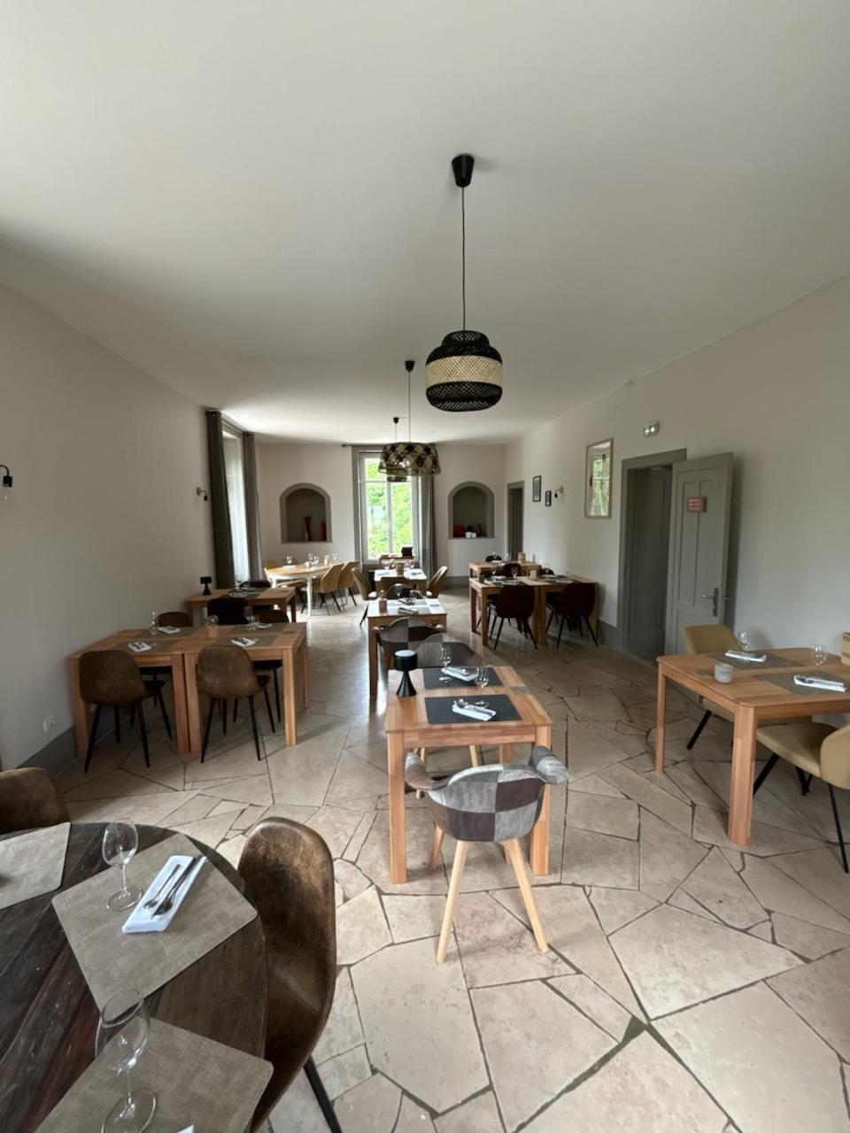 Logis Hotel & Restaurant Le Parcey Exteriér fotografie